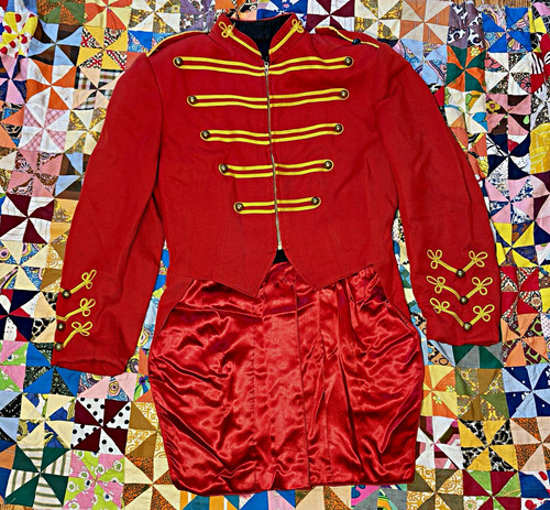 Vintage red and gold - ,